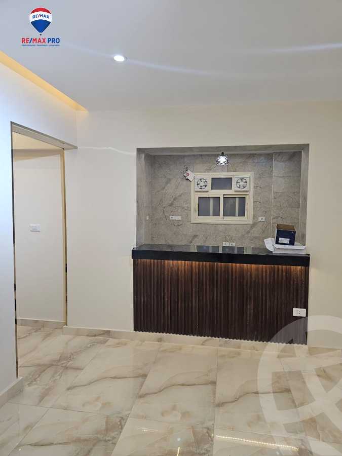 https://aqarmap.com.eg/ar/listing/5439041-for-sale-cairo-el-sheikh-zayed-city-compounds-el-khamayel