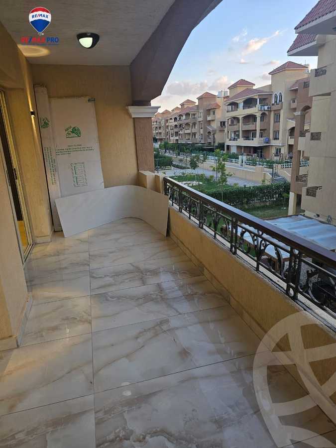 https://aqarmap.com.eg/ar/listing/5439041-for-sale-cairo-el-sheikh-zayed-city-compounds-el-khamayel