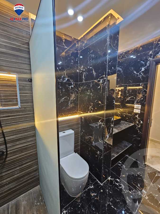 https://aqarmap.com.eg/ar/listing/5439041-for-sale-cairo-el-sheikh-zayed-city-compounds-el-khamayel