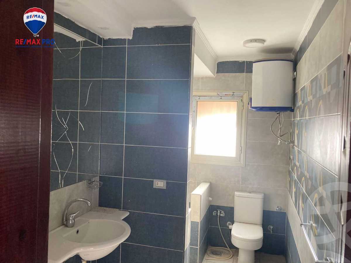 https://aqarmap.com.eg/ar/listing/5439145-for-sale-cairo-el-sheikh-zayed-city-compounds-el-khamayel