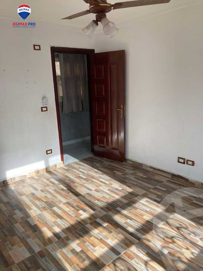 https://aqarmap.com.eg/ar/listing/5439145-for-sale-cairo-el-sheikh-zayed-city-compounds-el-khamayel