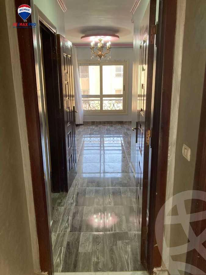 https://aqarmap.com.eg/ar/listing/5439145-for-sale-cairo-el-sheikh-zayed-city-compounds-el-khamayel