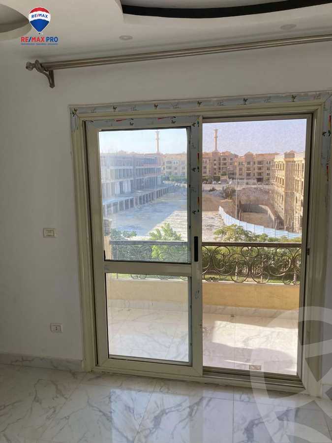 https://aqarmap.com.eg/ar/listing/5439145-for-sale-cairo-el-sheikh-zayed-city-compounds-el-khamayel