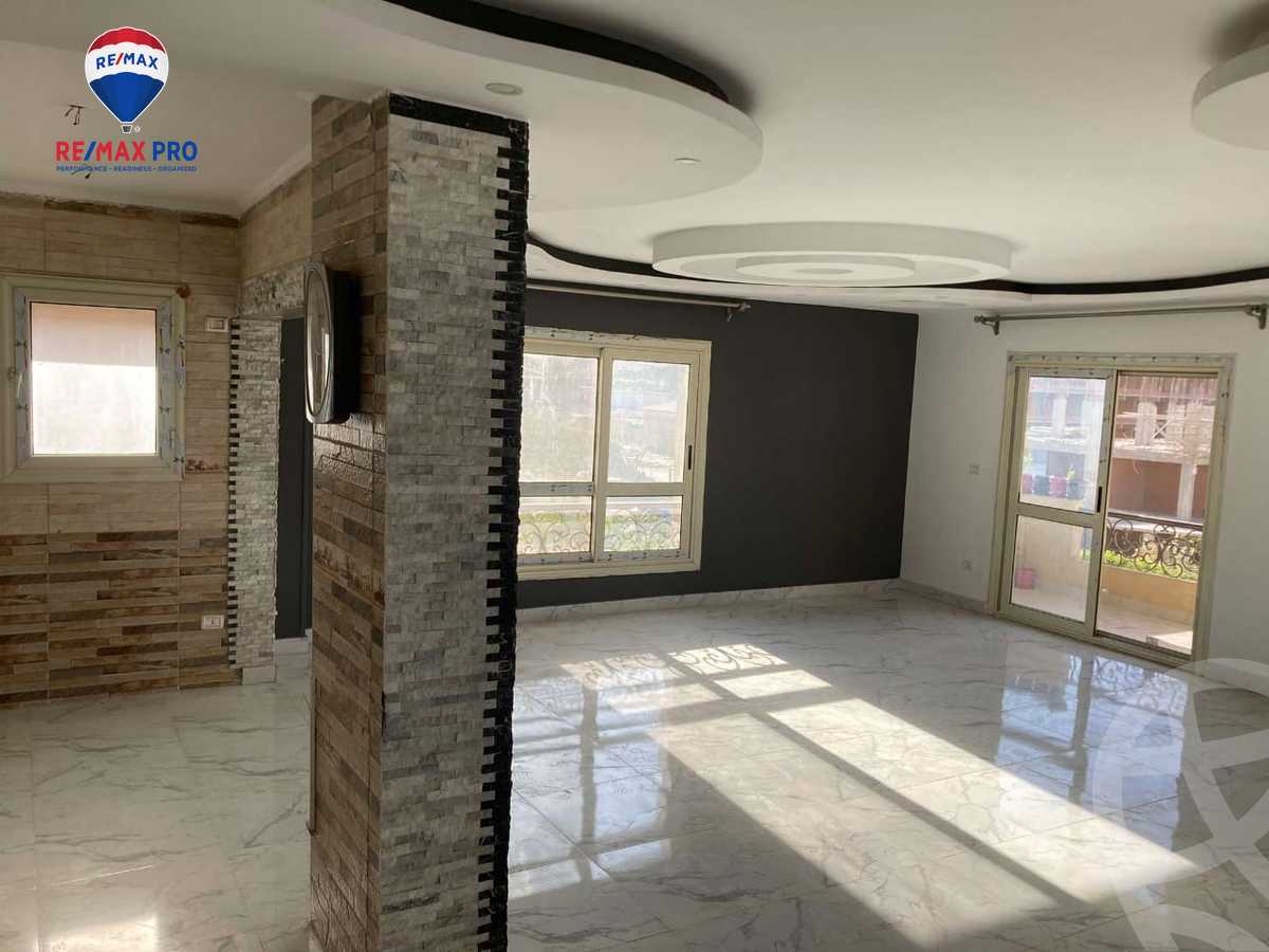 https://aqarmap.com.eg/ar/listing/5439145-for-sale-cairo-el-sheikh-zayed-city-compounds-el-khamayel