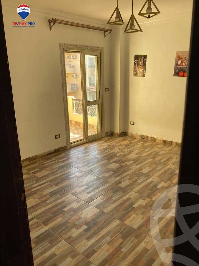 https://aqarmap.com.eg/ar/listing/5439145-for-sale-cairo-el-sheikh-zayed-city-compounds-el-khamayel