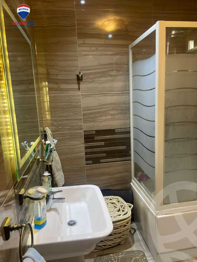 https://aqarmap.com.eg/en/listing/5518367-for-sale-cairo-el-sheikh-zayed-city-compounds-el-yasmeen-compound