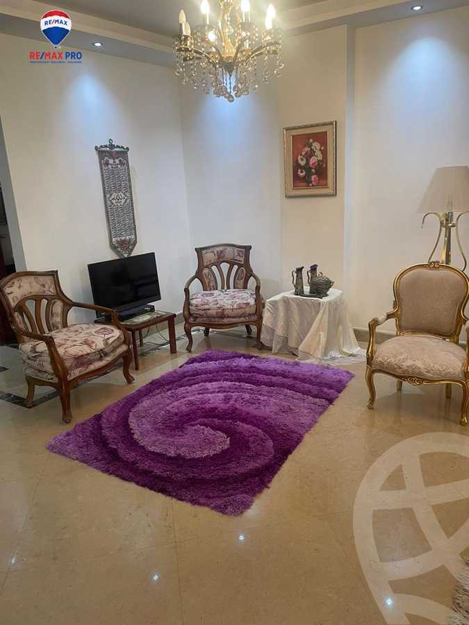 https://aqarmap.com.eg/en/listing/5518367-for-sale-cairo-el-sheikh-zayed-city-compounds-el-yasmeen-compound