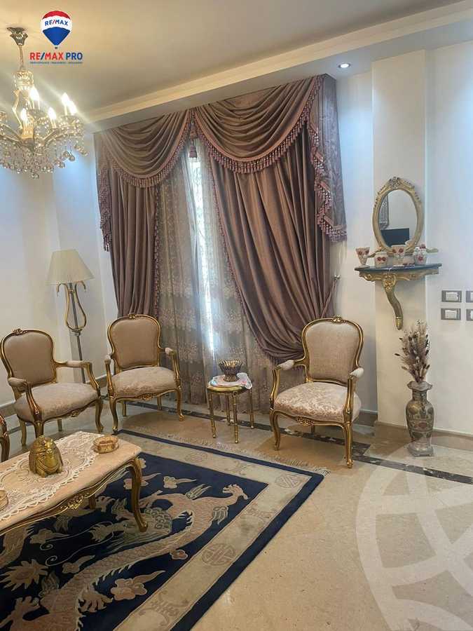 https://aqarmap.com.eg/en/listing/5518367-for-sale-cairo-el-sheikh-zayed-city-compounds-el-yasmeen-compound