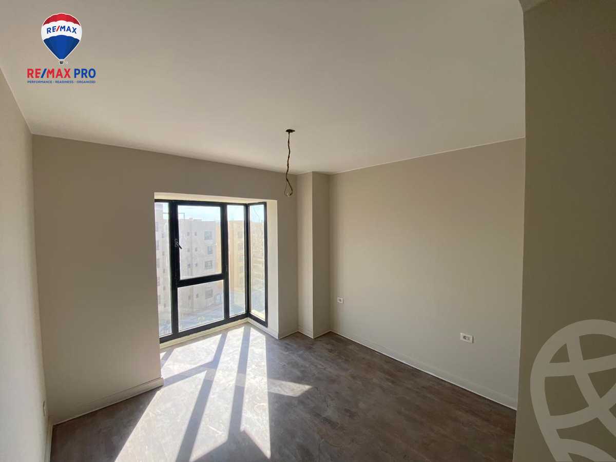 https://aqarmap.com.eg/ar/listing/5616037-for-sale-cairo-6th-of-october-hadaeq-october-kmbwnd-fy-hdyq-ktwbr-o-west-tulwa-o-west