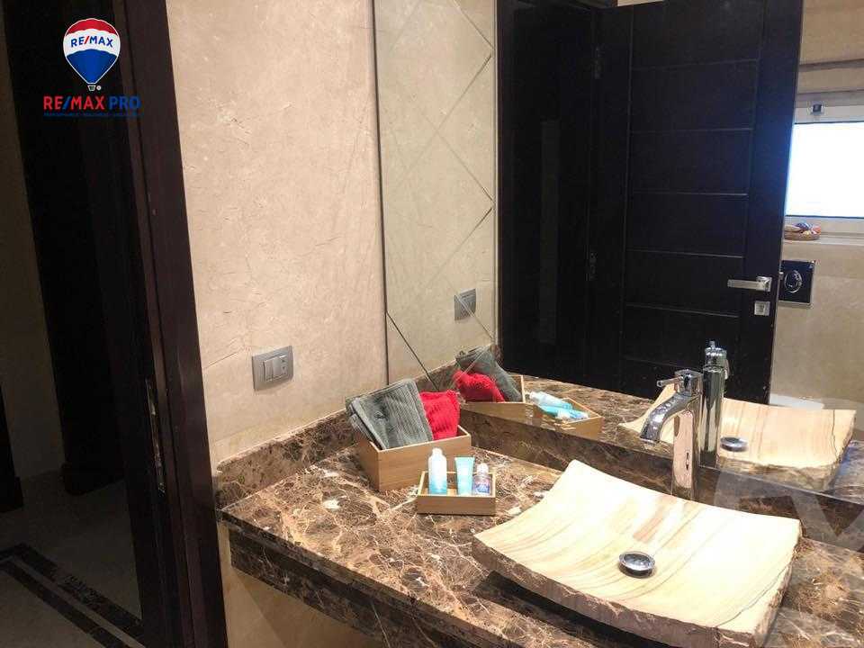 https://aqarmap.com.eg/ar/listing/5620676-for-sale-cairo-el-sheikh-zayed-city-compounds-meadows-park