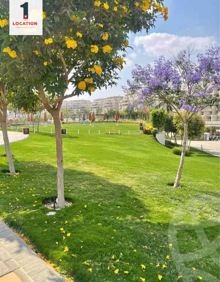 https://aqarmap.com.eg/ar/listing/4844259-for-sale-cairo-new-cairo-compounds-mountain-view-hyde-park