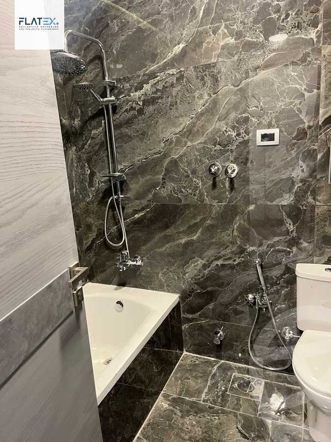 https://aqarmap.com.eg/en/listing/4138485-for-rent-cairo-new-cairo-compounds-lakeview-residence