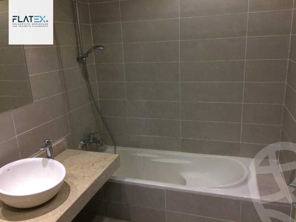 https://aqarmap.com.eg/en/listing/4322908-for-sale-village-gate-mall-palm-hills