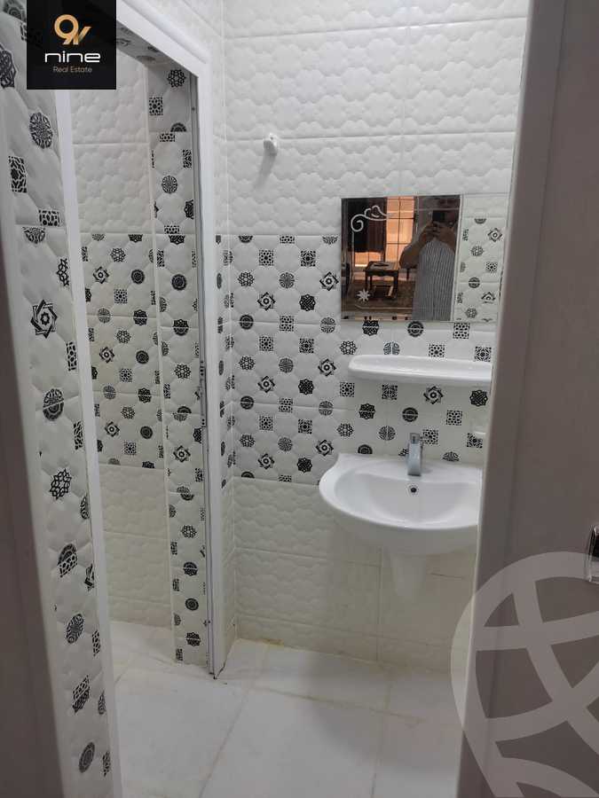 https://aqarmap.com.eg/en/listing/4365761-for-sale-cairo-el-sheikh-zayed-city-el-hay-el-hady-ashaer-area-1-abdel-latif-salam-st