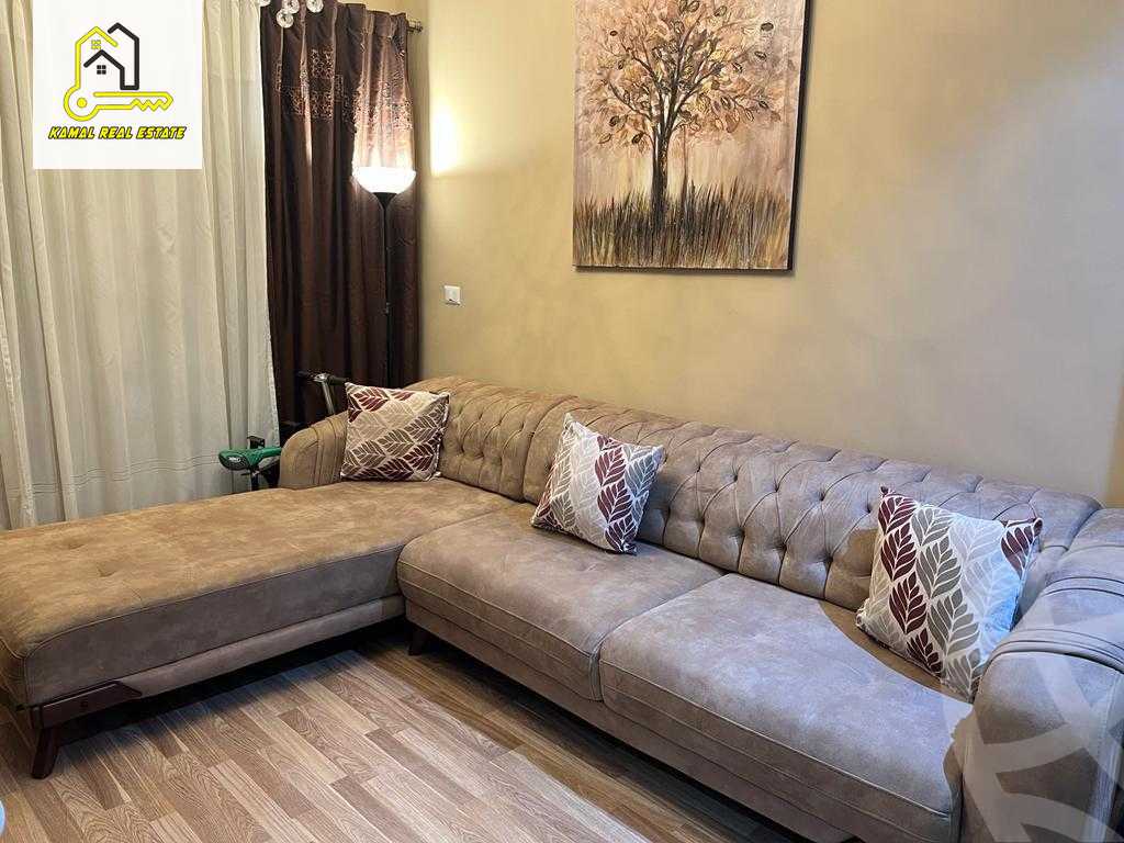 https://aqarmap.com.eg/ar/listing/4992519-for-rent-cairo-el-sheikh-zayed-city-compounds-dh-drys