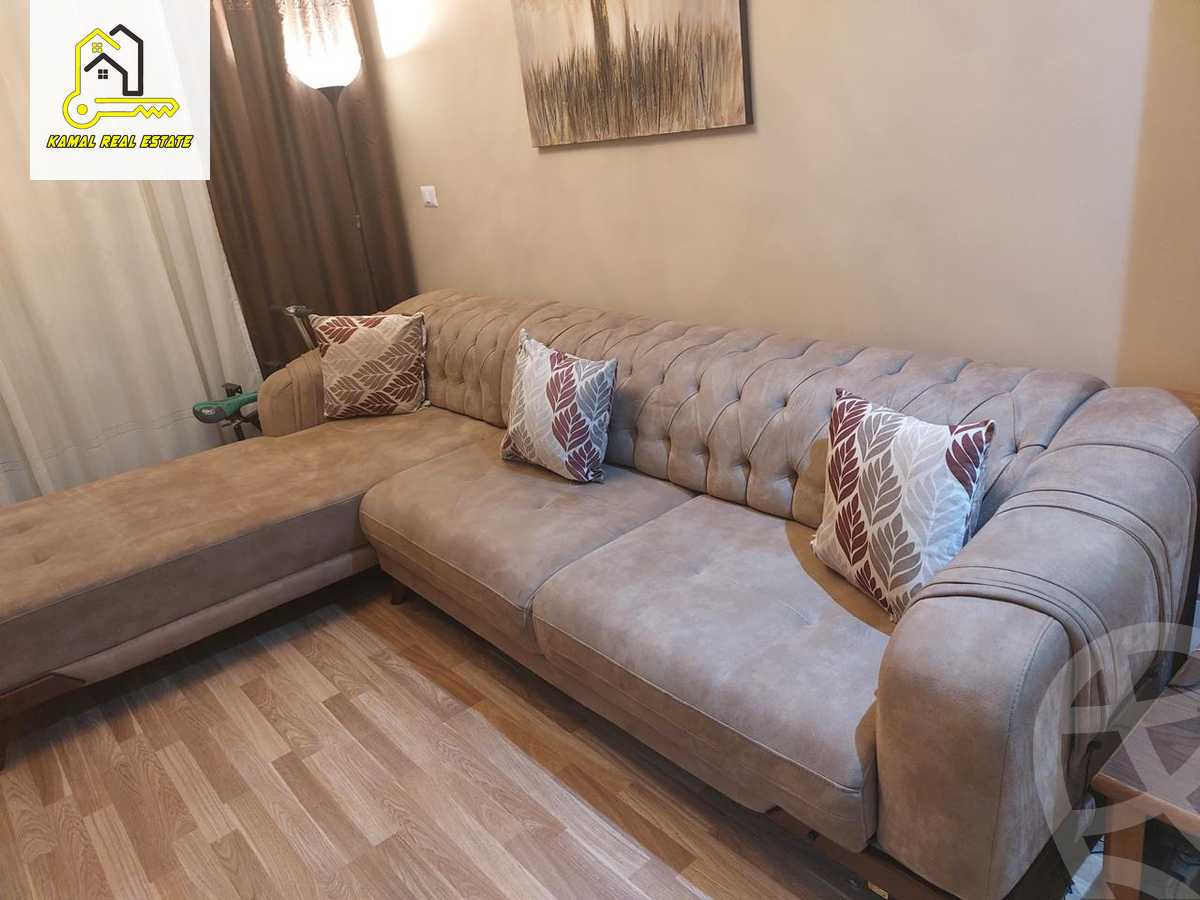 https://aqarmap.com.eg/ar/listing/4992519-for-rent-cairo-el-sheikh-zayed-city-compounds-dh-drys