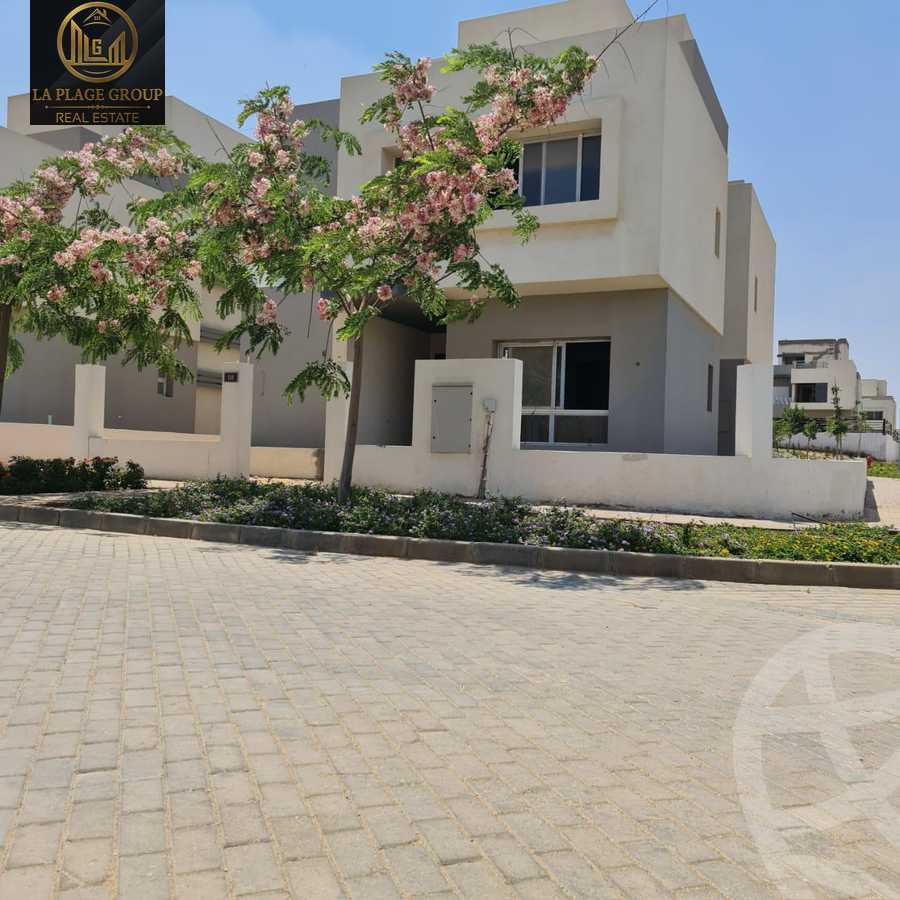 https://aqarmap.com.eg/en/listing/5615840-for-sale-cairo-new-cairo-compounds-hyde-park-cluster-18-hyde-park