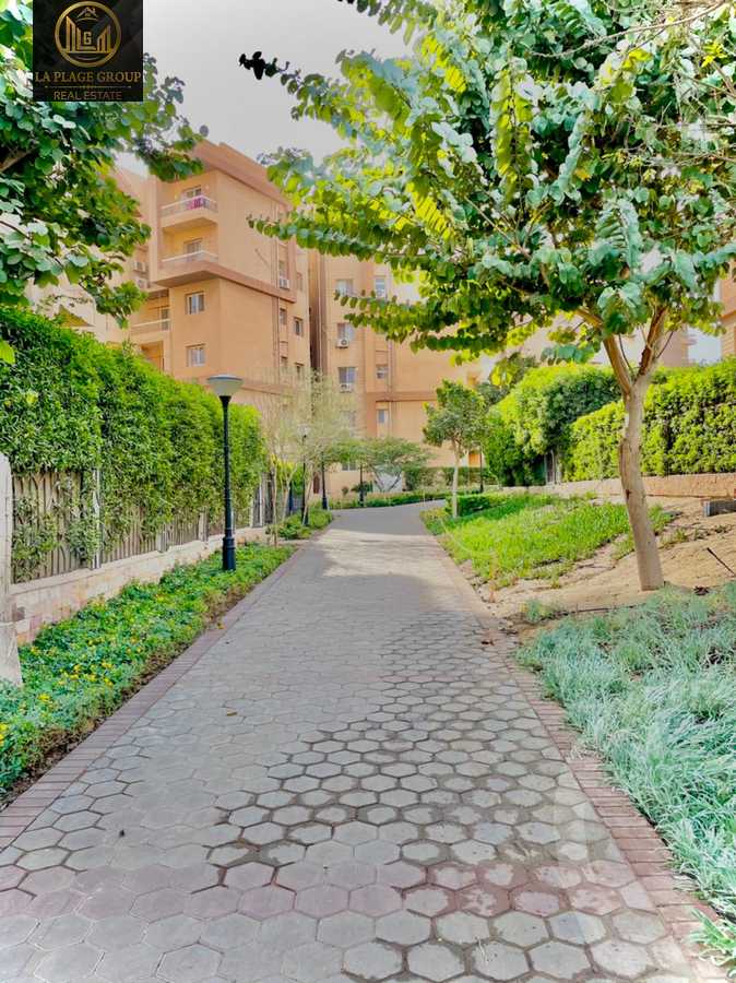 https://aqarmap.com.eg/en/listing/5864407-for-sale-cairo-6th-of-october-hadaeq-october-kmbwnd-fy-hdyq-ktwbr-ashgar-city