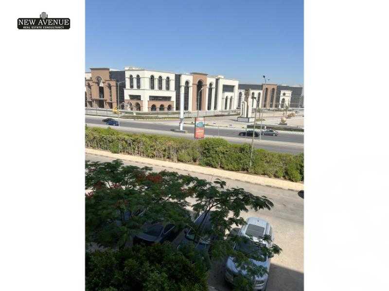 https://aqarmap.com.eg/ar/listing/4837623-for-sale-cairo-new-cairo-lrhb-city-phase-4-mostafa-kamel-st