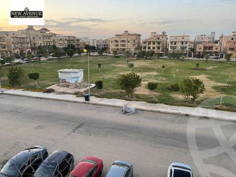 https://aqarmap.com.eg/ar/listing/4922359-for-sale-cairo-new-cairo-ganob-el-akadamiya-south-academy-b-taha-hussein-st