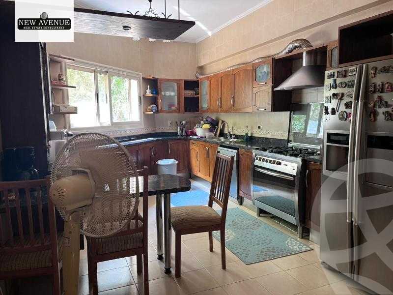 https://aqarmap.com.eg/ar/listing/5114104-for-sale-cairo-new-cairo-first-settlement-mhwr-mstfy-kml