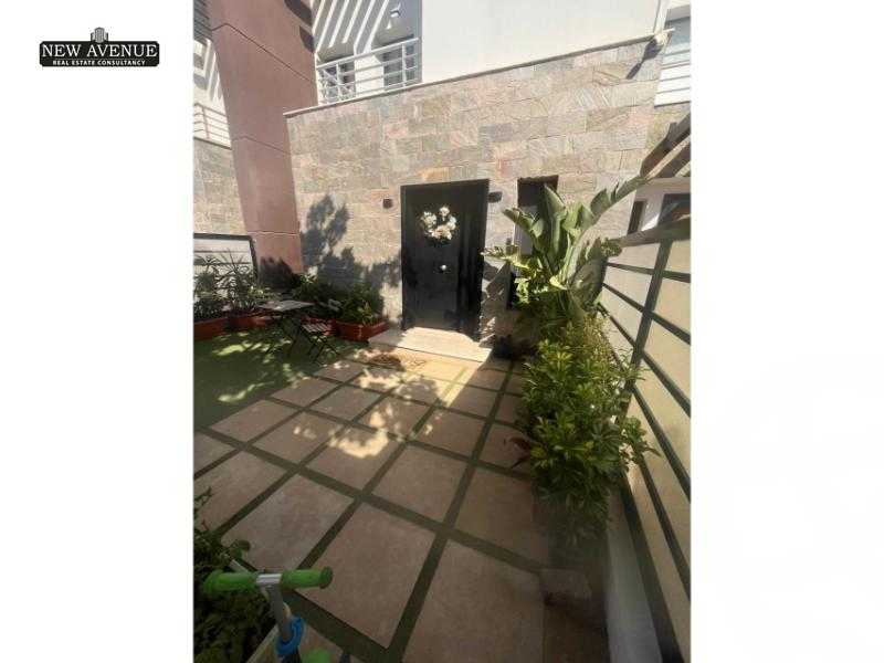 https://aqarmap.com.eg/ar/listing/5132189-for-sale-cairo-new-cairo-compounds-hyde-park-centre-ville-hyde-park