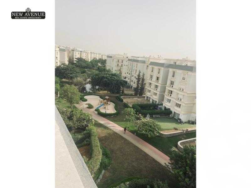 https://aqarmap.com.eg/en/listing/5133034-for-sale-cairo-new-cairo-compounds-mountain-view-hyde-park