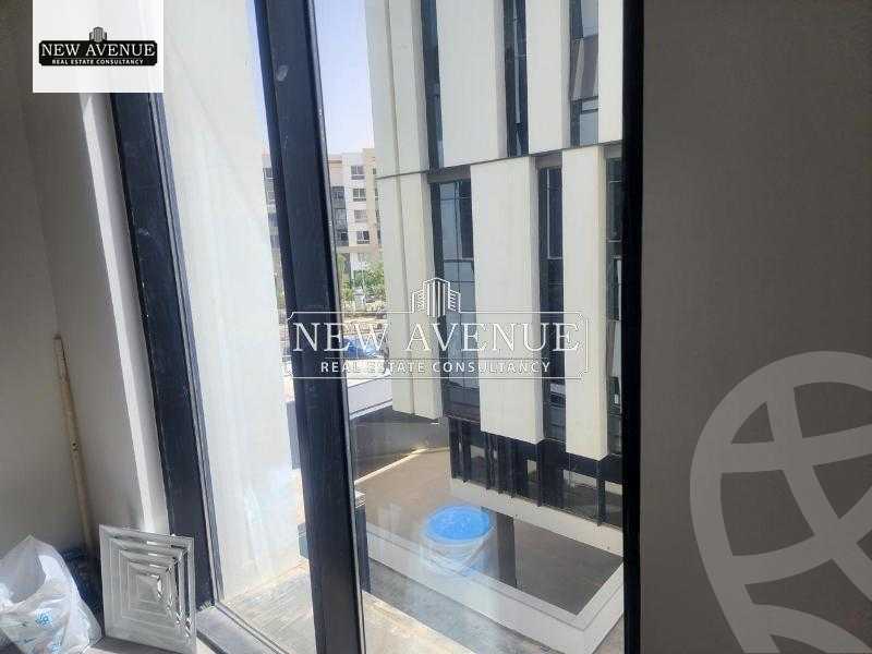 https://aqarmap.com.eg/en/listing/5816854-for-rent-cairo-new-cairo-compounds-hyde-park-business-district