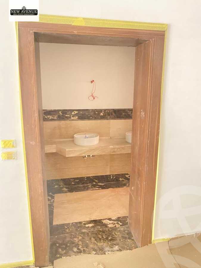 https://aqarmap.com.eg/ar/listing/5226987-for-sale-cairo-new-cairo-lrhb-city-malls-and-markets