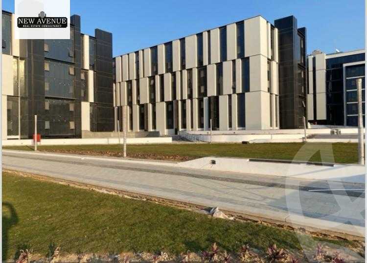 https://aqarmap.com.eg/en/listing/5283514-for-sale-cairo-new-cairo-compounds-hyde-park