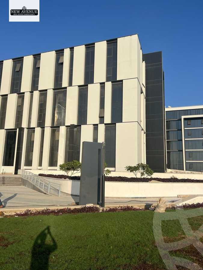 https://aqarmap.com.eg/en/listing/5283514-for-sale-cairo-new-cairo-compounds-hyde-park