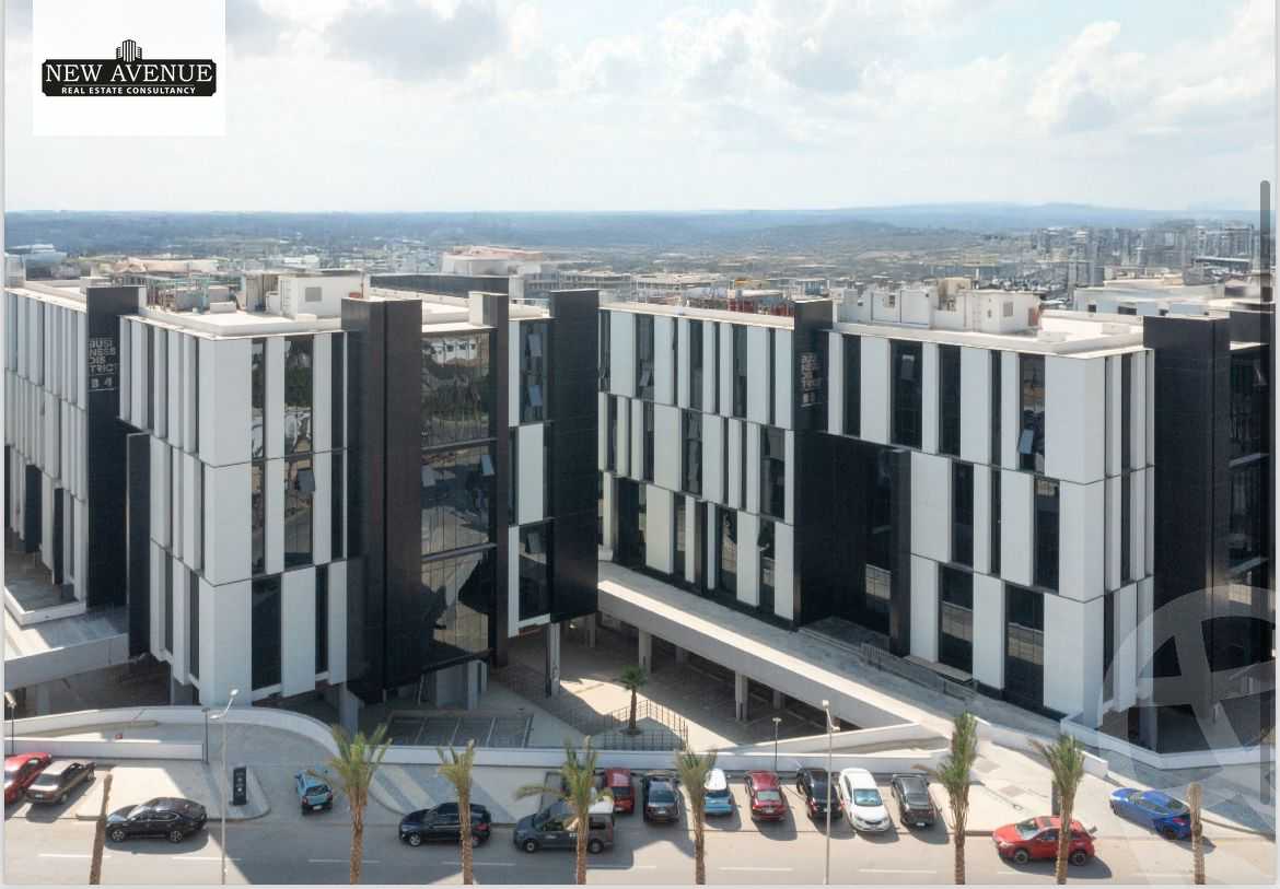https://aqarmap.com.eg/en/listing/5283736-for-sale-cairo-new-cairo-compounds-hyde-park-business-district