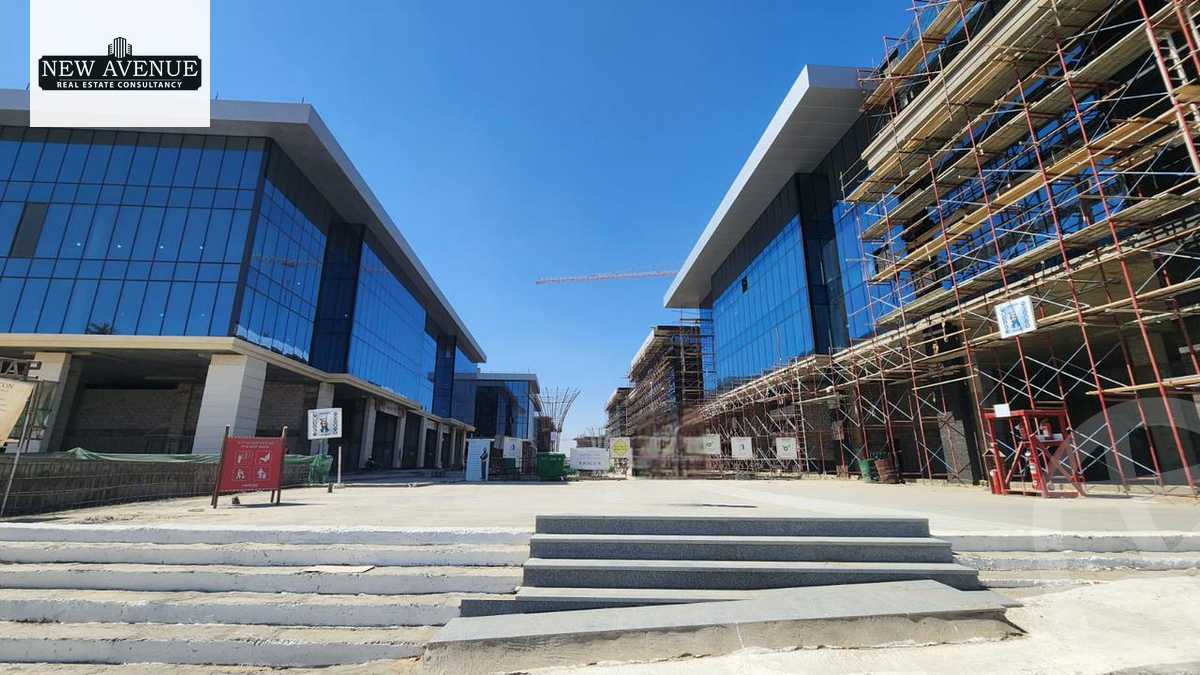 https://aqarmap.com.eg/en/listing/5304118-for-sale-cairo-new-cairo-compounds-golden-gate-redcon