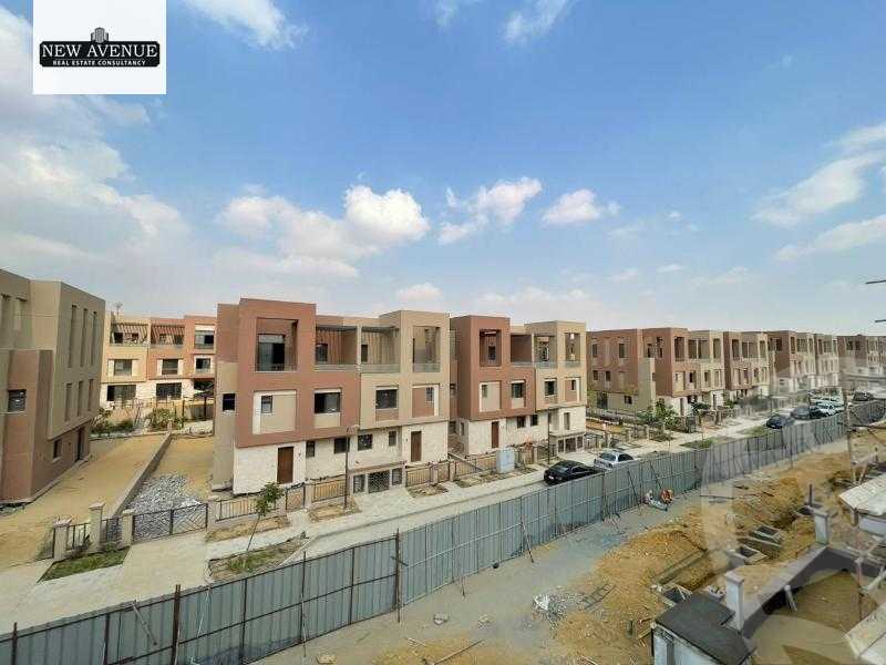 https://aqarmap.com.eg/en/listing/5304122-for-sale-cairo-new-cairo-compounds-district-5-the-plateau-district-5