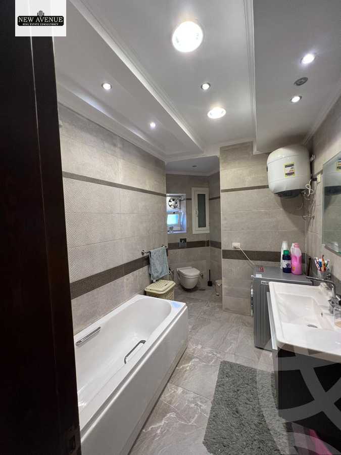 https://aqarmap.com.eg/en/listing/5332135-for-sale-cairo-new-cairo-compounds-mountain-view-hyde-park