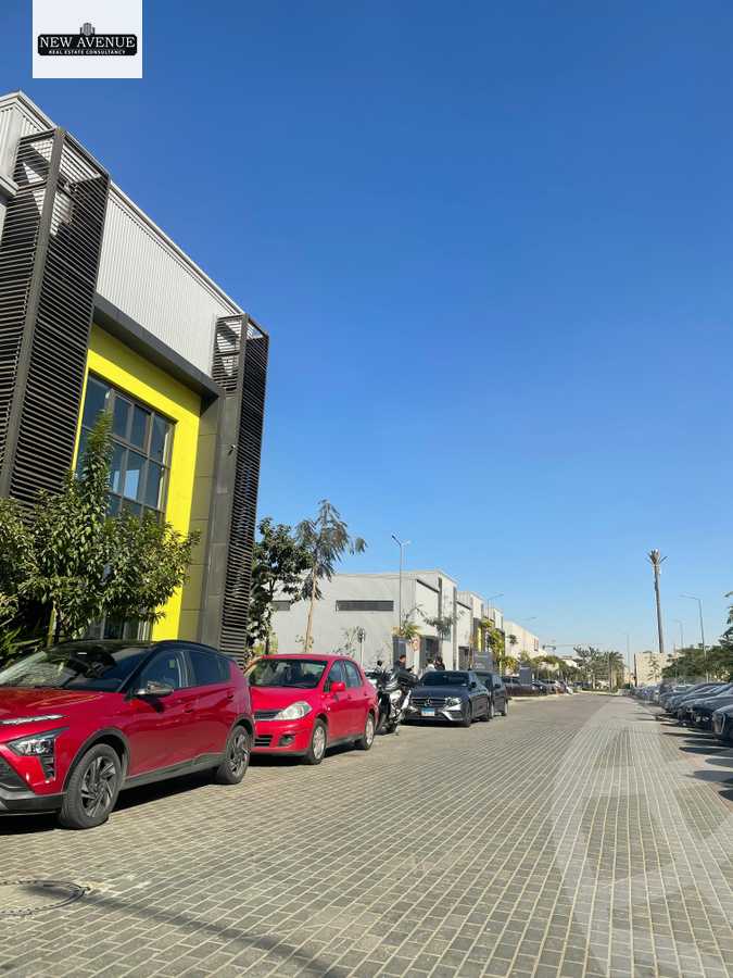 https://aqarmap.com.eg/ar/listing/5342006-for-rent-cairo-new-cairo-compounds-district-5-town-homes-district-5