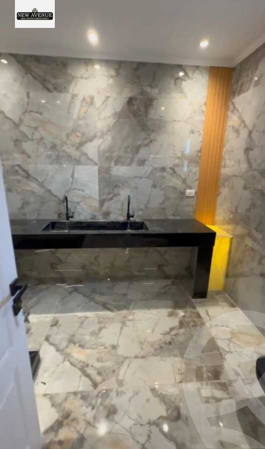 https://aqarmap.com.eg/ar/listing/5360379-for-sale-cairo-new-cairo-compounds-hyde-park-centre-ville-hyde-park