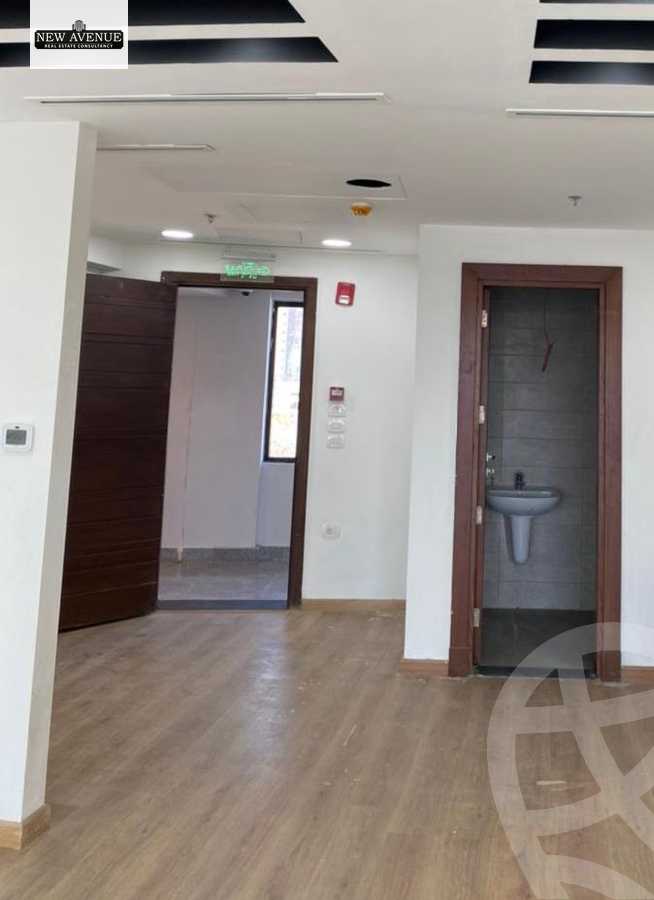 https://aqarmap.com.eg/ar/listing/5509229-for-rent-cairo-new-cairo-compounds-bwlrys-mwl