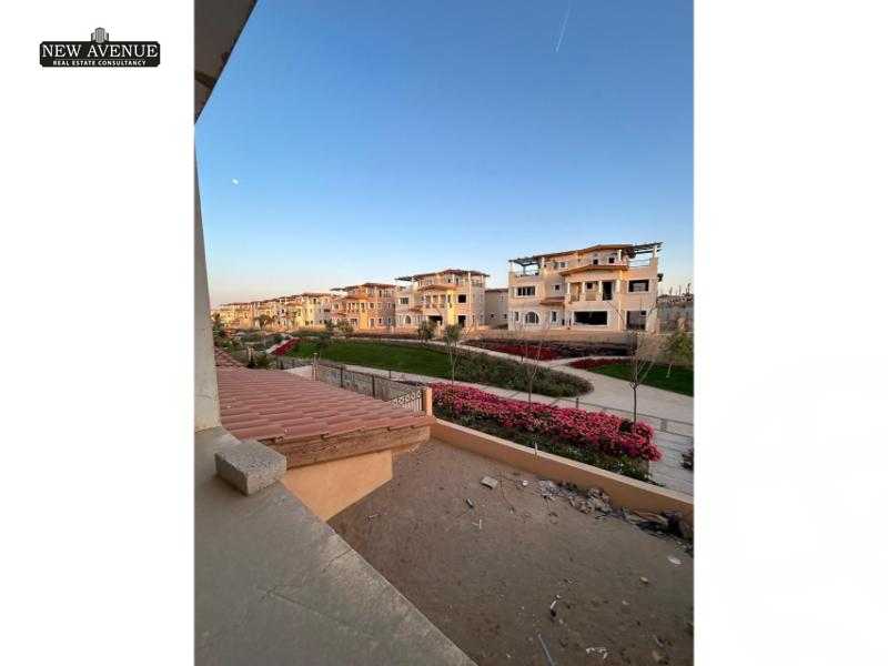 https://aqarmap.com.eg/ar/listing/5587659-for-sale-cairo-new-cairo-compounds-hyde-park-centre-ville-hyde-park