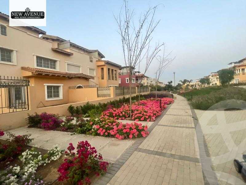 https://aqarmap.com.eg/ar/listing/5587659-for-sale-cairo-new-cairo-compounds-hyde-park-centre-ville-hyde-park