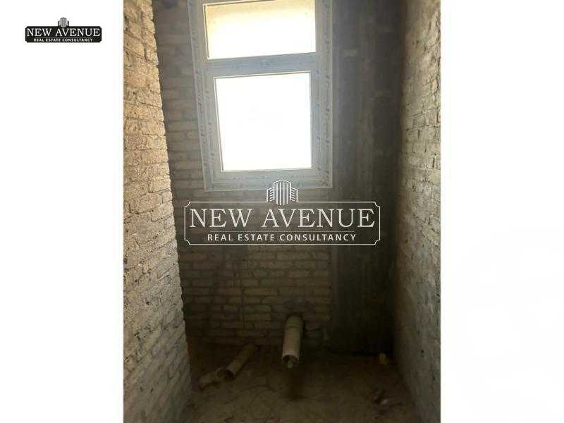 https://aqarmap.com.eg/en/listing/5598912-for-sale-cairo-new-cairo-compounds-blm-hylz-nyw-kyrw