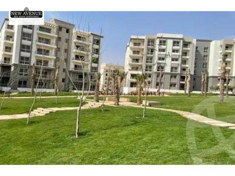 https://aqarmap.com.eg/ar/listing/5599174-for-sale-cairo-new-cairo-compounds-hyde-park