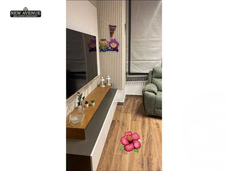 https://aqarmap.com.eg/ar/listing/5605615-for-sale-cairo-new-cairo-compounds-hyde-park-centre-ville-hyde-park