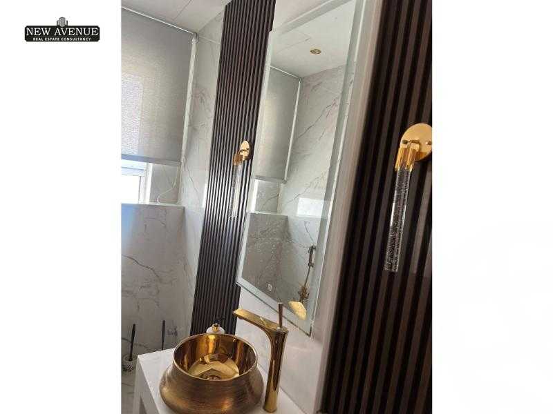 https://aqarmap.com.eg/ar/listing/5605615-for-sale-cairo-new-cairo-compounds-hyde-park-centre-ville-hyde-park