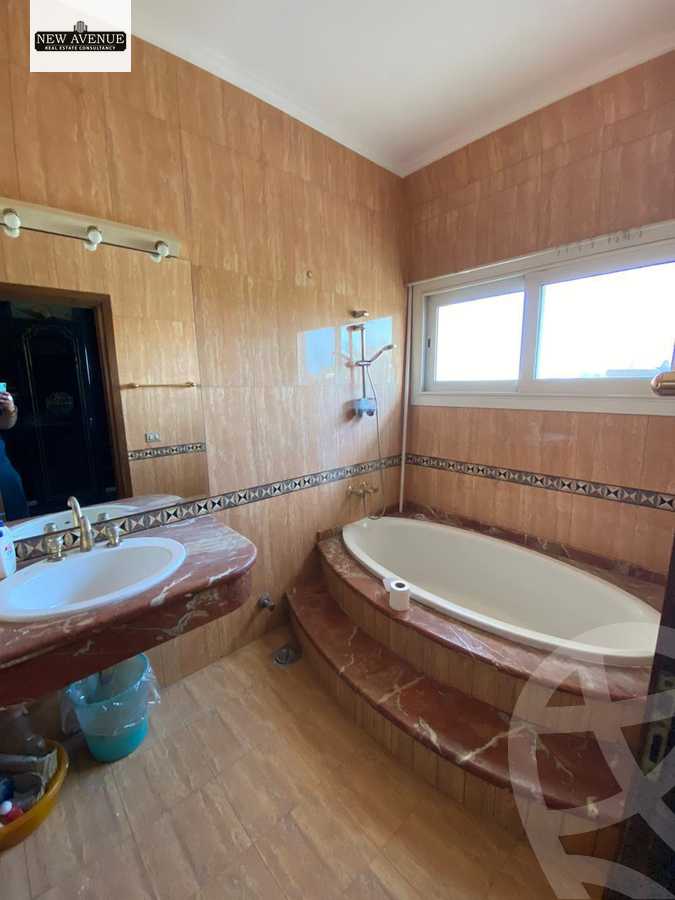 https://aqarmap.com.eg/ar/listing/5619916-for-sale-cairo-el-sheikh-zayed-city-compounds-el-rabwa