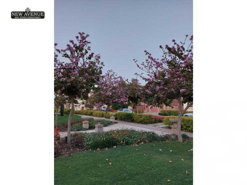 https://aqarmap.com.eg/en/listing/5626239-for-sale-cairo-new-cairo-compounds-hyde-park