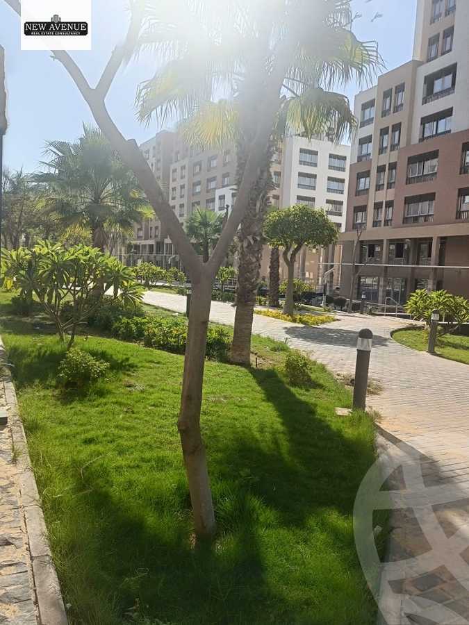 https://aqarmap.com.eg/ar/listing/5641008-for-sale-cairo-new-administrative-capital-r8