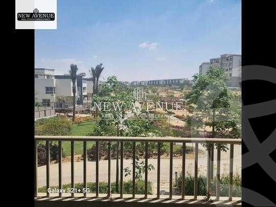 https://aqarmap.com.eg/en/listing/5644000-for-sale-cairo-new-cairo-compounds-mountain-view-hyde-park