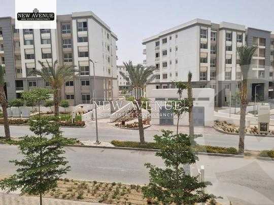 https://aqarmap.com.eg/en/listing/5644000-for-sale-cairo-new-cairo-compounds-mountain-view-hyde-park