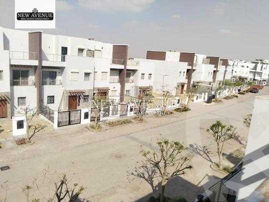 https://aqarmap.com.eg/ar/listing/5644192-for-sale-cairo-new-cairo-compounds-mountain-view-hyde-park